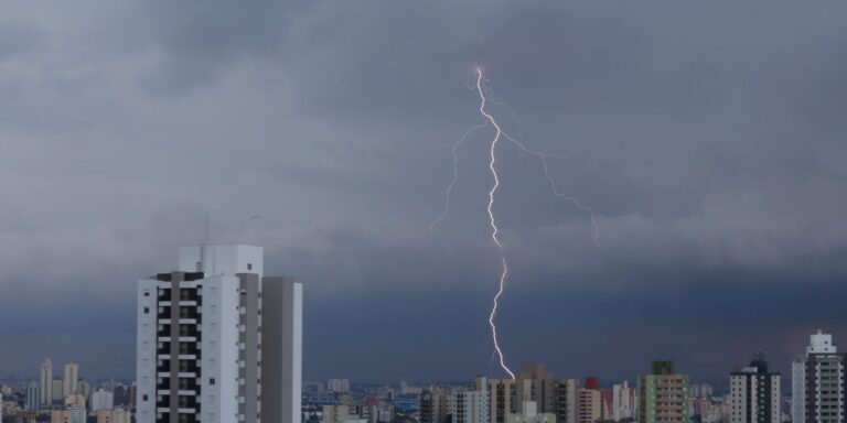 Defesa Civil alerta para áreas com solo encharcado em São Paulo