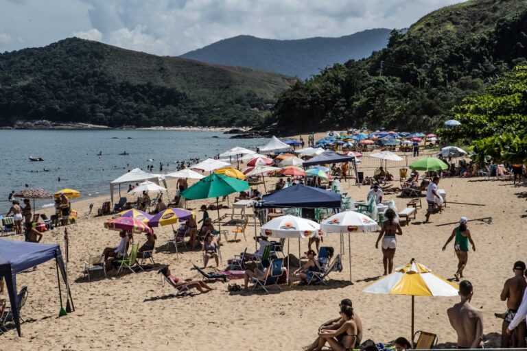 Litoral paulista deve movimentar aproximadamente R$ 10 bilhões nas férias de verão