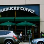 Funcionários do Starbucks entram em greve nos Estados Unidos