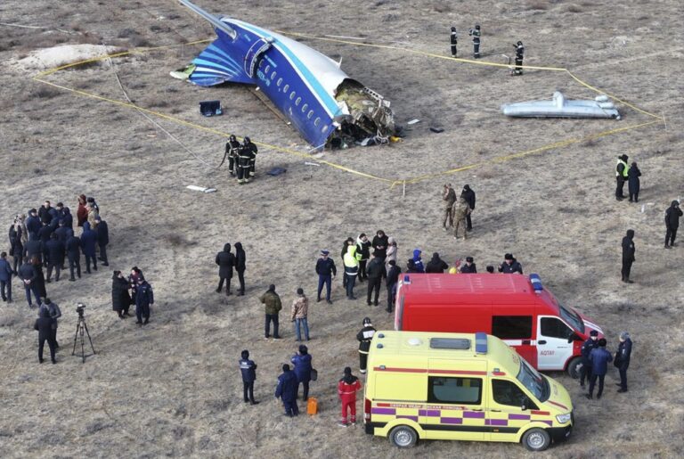 Caixas-pretas do avião que caiu no Cazaquistão chegam ao Brasil nesta terça