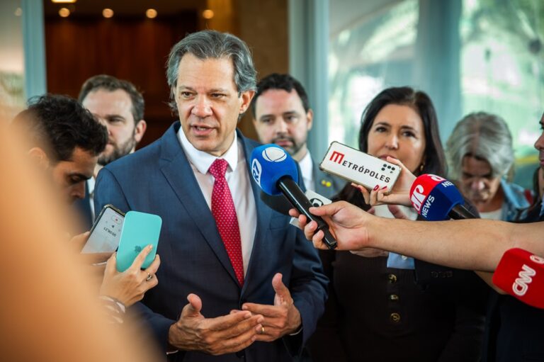 ‘Crescemos em três meses o que o mercado projetou para o ano inteiro’, afirma Haddad