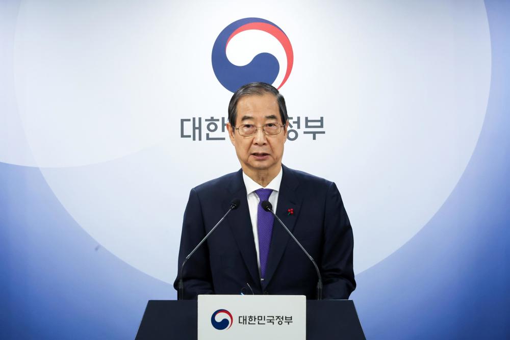 Parlamento da Coreia do Sul aprova impeachment de presidente interino