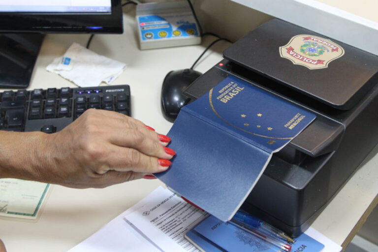 PF inicia testes para novo posto de emissão de passaportes no shopping Market Place