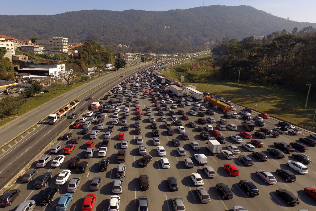 Estradas de São Paulo devem contar com tráfego intenso no Natal