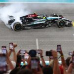 Lewis Hamilton troca a Mercedes pela Ferrari e encerra história de sucesso de 12 anos