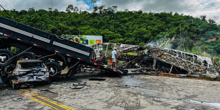 Motorista de carreta envolvida em acidente se apresenta à polícia