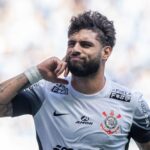 Corinthians encerra temporada com vitória, recorde, golaço de bicicleta de Memphis e Yuri Alberto artilheiro do Brasileirão