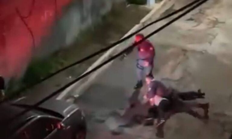 Policial é filmado pisando na cabeça de motorista durante abordagem em SP