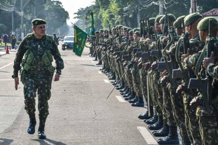 Exército informa que colabora com investigações após a prisão do general Braga Netto