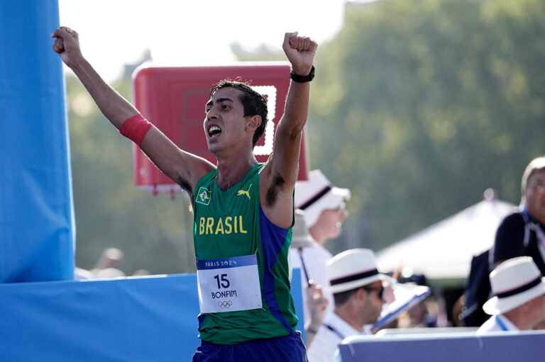 Caio Bonfim brilha no Prêmio Brasil Olímpico com três troféus