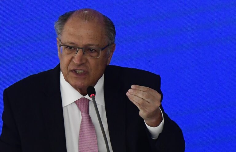 ‘Não pode desinformar as pessoas’, diz Alckmin após Meta encerrar programa sobre fim da checagem de fatos