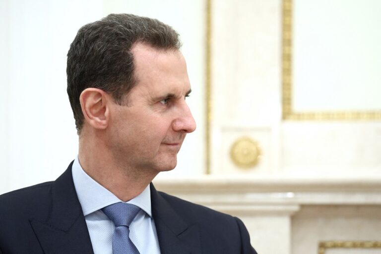 Rússia afirma que Assad deixou instruções para ‘transferência pacífica de poder’ na Síria