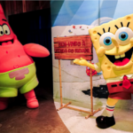 Explore a fenda do biquini com Bob Esponja e sua turma em exposição interativa