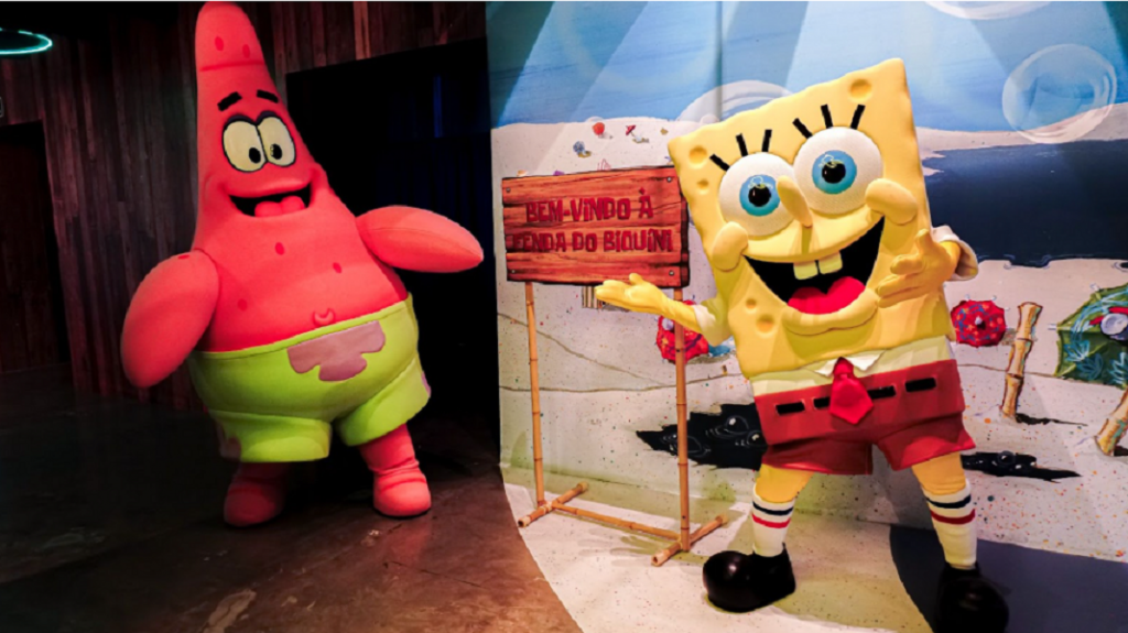 Explore a fenda do biquini com Bob Esponja e sua turma em exposição interativa