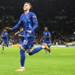 Chelsea vence clássico com o Tottenham de virada e diminui vantagem do Liverpool no Inglês