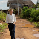 Cate Blanchett visita cidades afetadas pelas enchentes no RS em missão da ONU