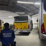 Ricardo Nunes assina decreto para rescindir contratos com empresas de ônibus suspeitas de ligação com o PCC