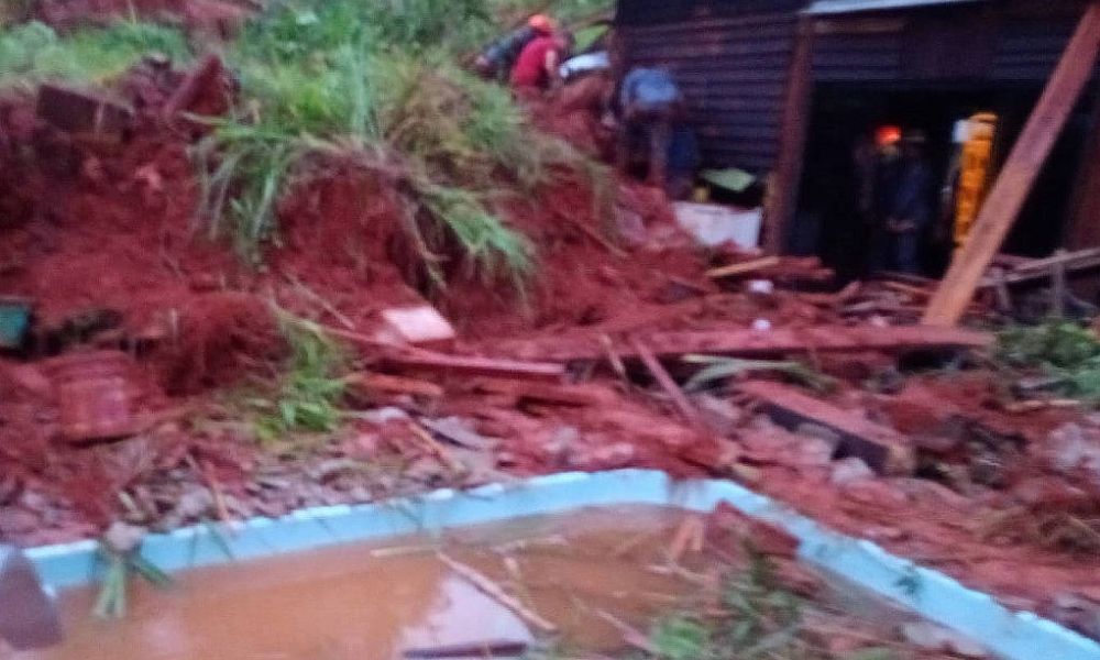 Deslizamento de terra em Taubaté deixa três mortos