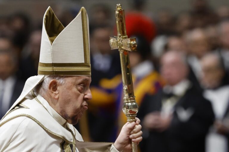 Papa Francisco celebra reabertura da Catedral de Notre-Dame e pede que entrada continue gratuita