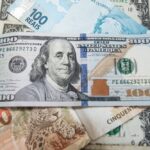 Dólar fecha a R$ 6,16 na primeira sessão do ano após alcançar R$ 6,22; Ibovespa tem queda de 0,13%