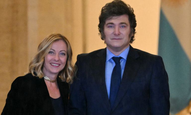 Giorgia Meloni é criticada após conceder cidadania italiana a Javier Milei