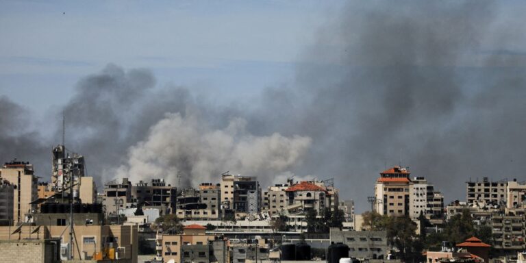 Israel invade hospital no norte de Gaza