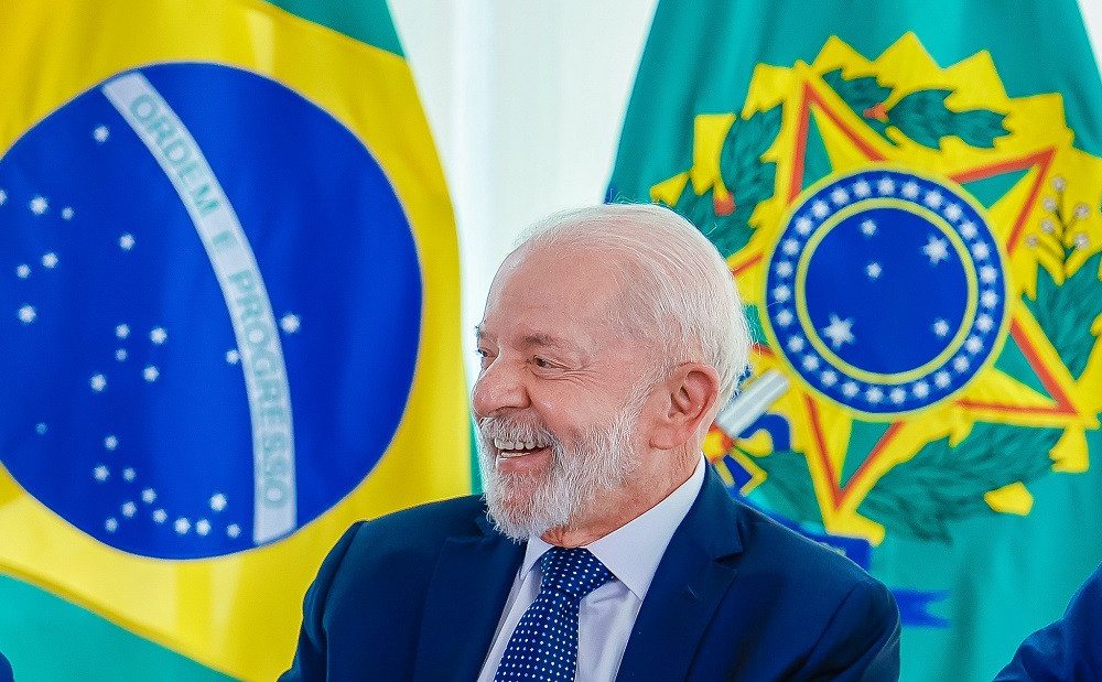 Presidente Lula assina Decreto que aumenta o salário mínimo para R$ 1.518,00