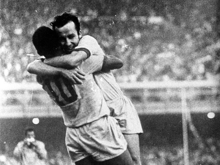 Gol de Pelé em 1969 confirmou a classificação brasileira para a Copa de 1970