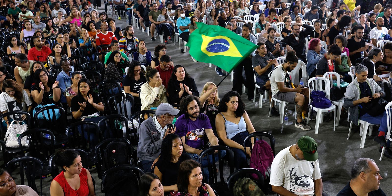 Professores municipais do Rio encerram greve