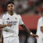 Rodrygo volta a sentir desconforto muscular e desfalca Real Madrid contra o Girona