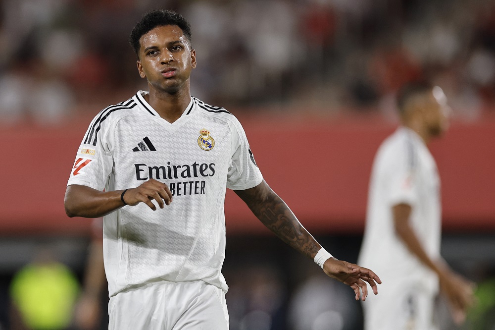 Rodrygo volta a sentir desconforto muscular e desfalca Real Madrid contra o Girona