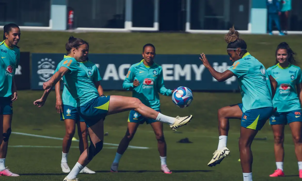 Seleção feminina de futebol sobe para 7ª colocação no ranking da FIFA