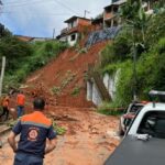 Chuvas provocam deslizamentos e deixam 40 pessoas desalojadas em Santa Isabel, na Grande SP