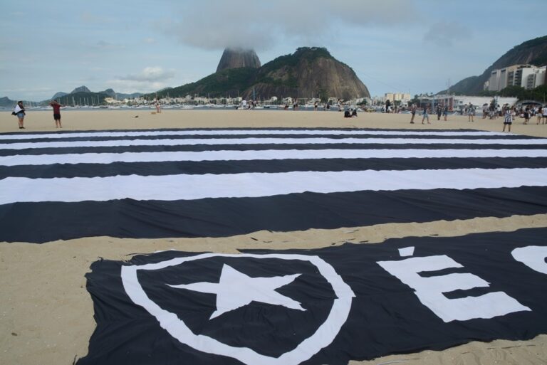 Botafogo está a um passo de conquistar o Brasileiro após 29 anos, mas Palmeiras mantém esperança