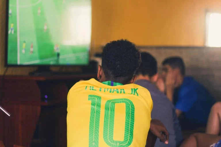 Quais são os principais campeonatos de futebol no Brasil?