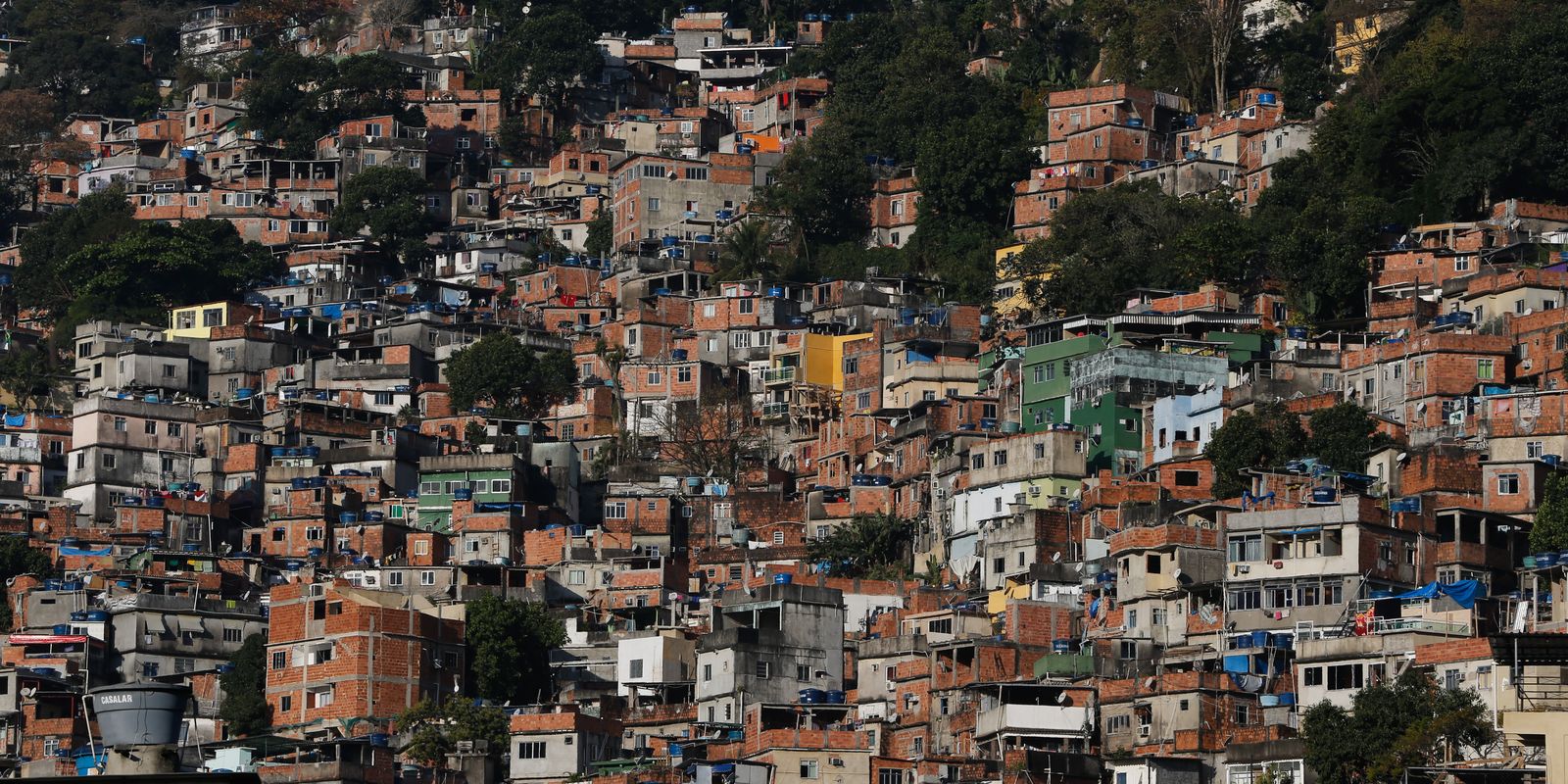 Criminosos sequestram cinco ônibus na zona norte do Rio de Janeiro