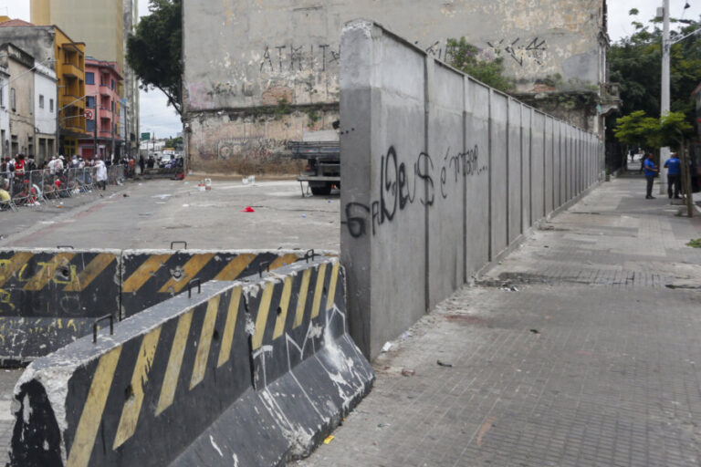 Prefeitura de São Paulo diz a STF que muro na Cracolândia “não visou segregar”