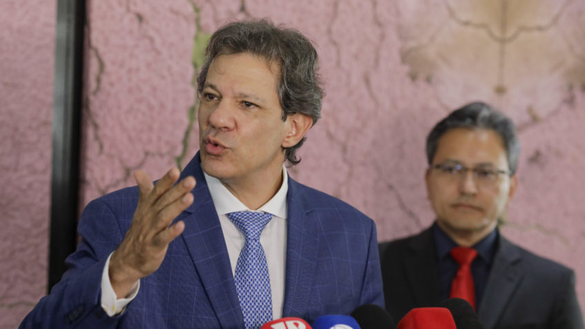 Lula entende que “mudanças de rota” podem ser necessárias, diz Haddad