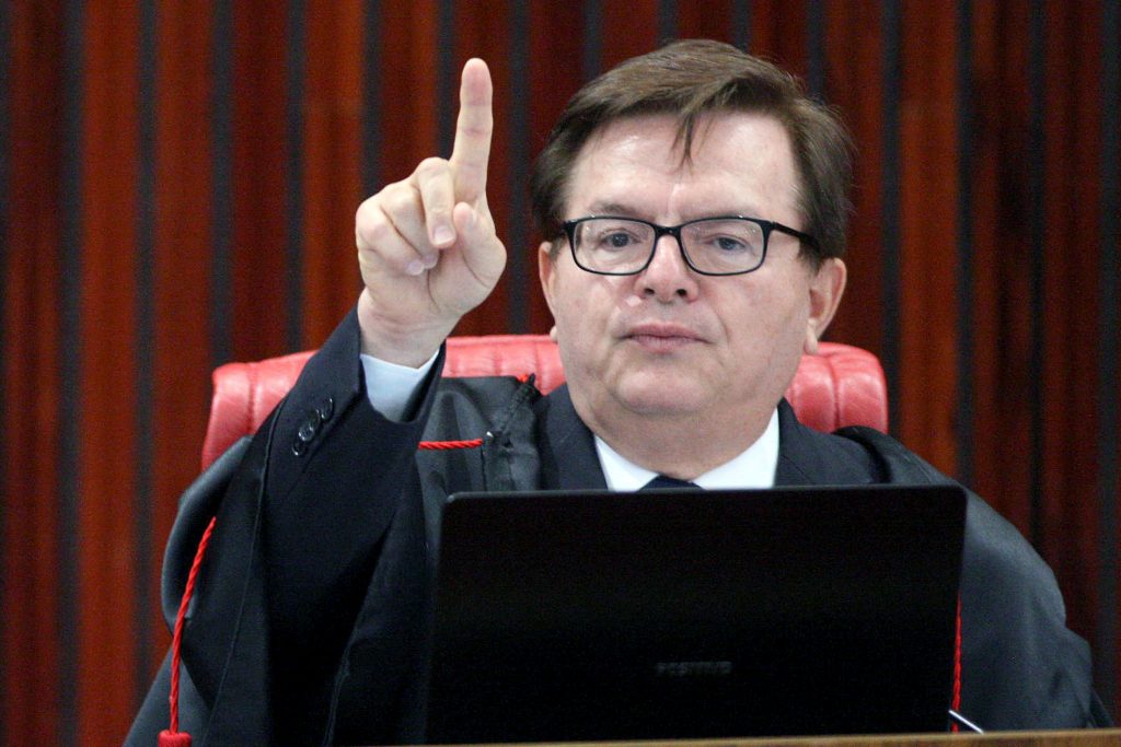 STJ nega transferência de advogado condenado por homicídio para cela com TV e frigobar