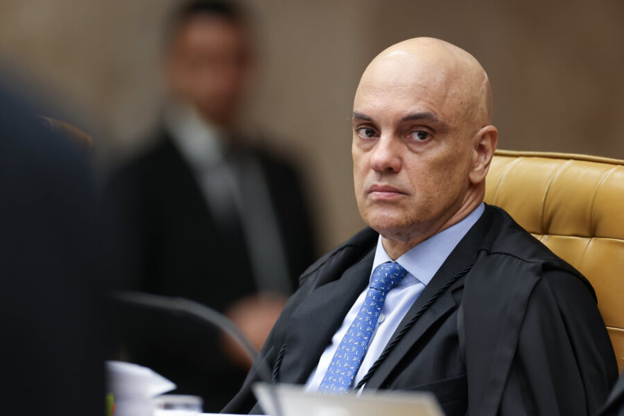 Moraes cobra convite formal de Bolsonaro para posse de Trump