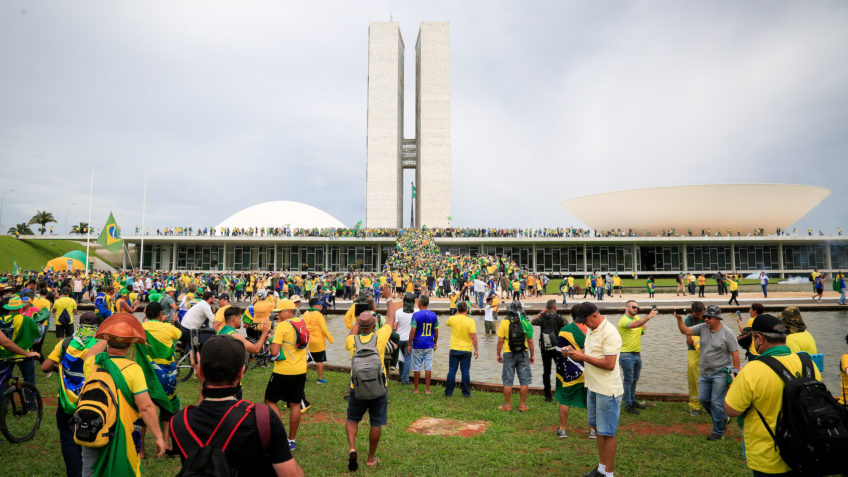 Lula fará ato na Praça dos Três Poderes para lembrar 8 de Janeiro