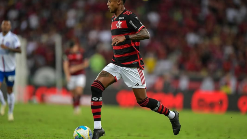 Flamengo negocia patrocínio com Shopee para uniformes, diz site