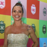 Karen Lopes, aos 46 anos, é anunciada como musa do Camarote King: “A idade é apenas um número”