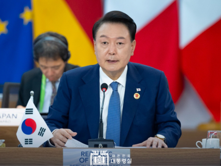 Yoon Suk Yeol, presidente afastado da Coreia do Sul, é preso por tentativa de golpe