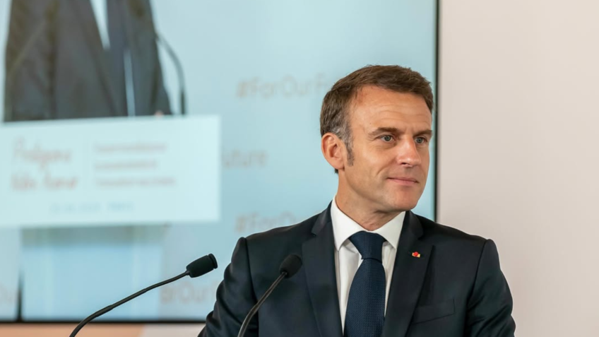 Macron anuncia revitalização do Louvre com foco na Mona Lisa