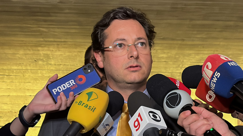 Bolsonaro vai apresentar convite da posse de Trump, diz Wajngarten