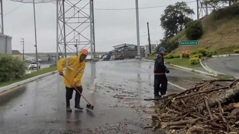 Dez municípios decretam emergência em SC após fortes chuvas