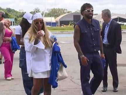 Rafaella apoia Gabigol em chegada no Cruzeiro e ele confirma: “Minha namorada”