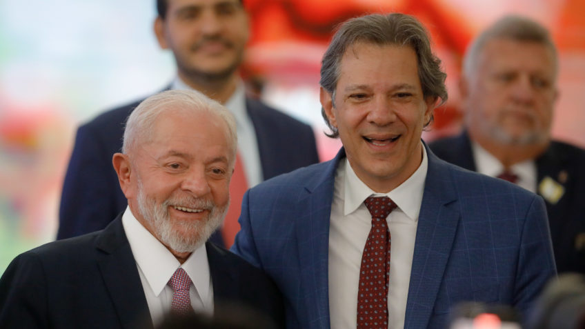 Lula dá parabéns a Haddad: “Companheiro de longa data”