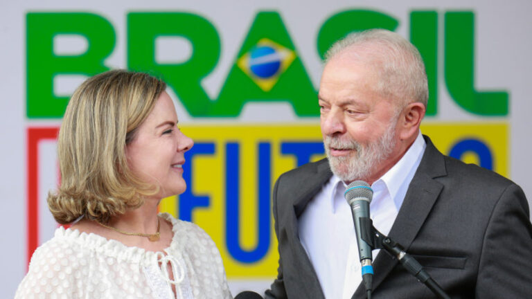 Lula “fez muito bem” em revogar o monitoramento do Pix, diz Gleisi